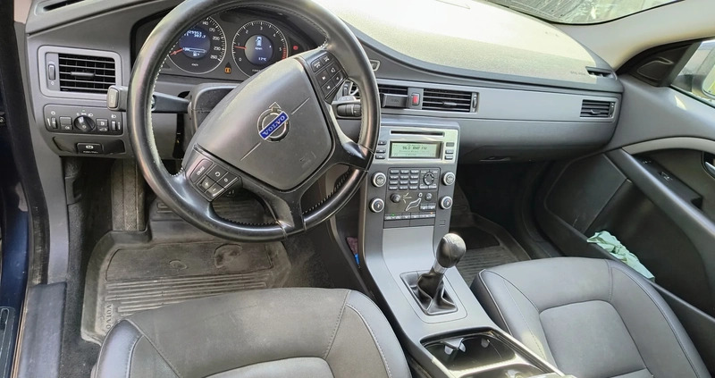 Volvo V70 cena 20900 przebieg: 329900, rok produkcji 2010 z Kraków małe 29
